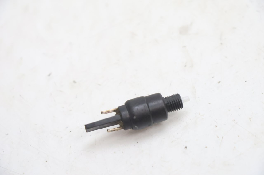 photo de INTERRUPTOR DE LUZ DE FREIO PIAGGIO MP3 LT 300 (2010 - 2016) - Detalhe da peça