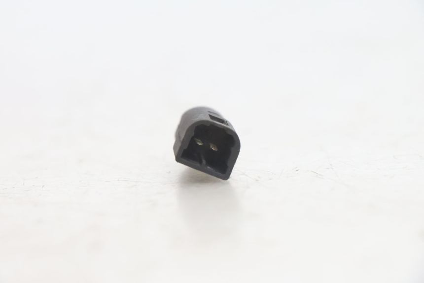 photo de INTERRUPTOR DE LUZ DE FREIO PIAGGIO MP3 500 (2016 - 2018) - Outro ângulo de visão