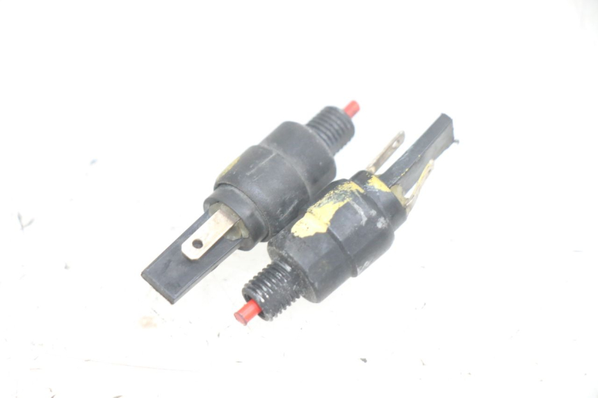 photo de INTERRUPTOR DE LUZ DE FREIO PIAGGIO NEW TYPHOON 50 (2018 - 2021) - Vista principal