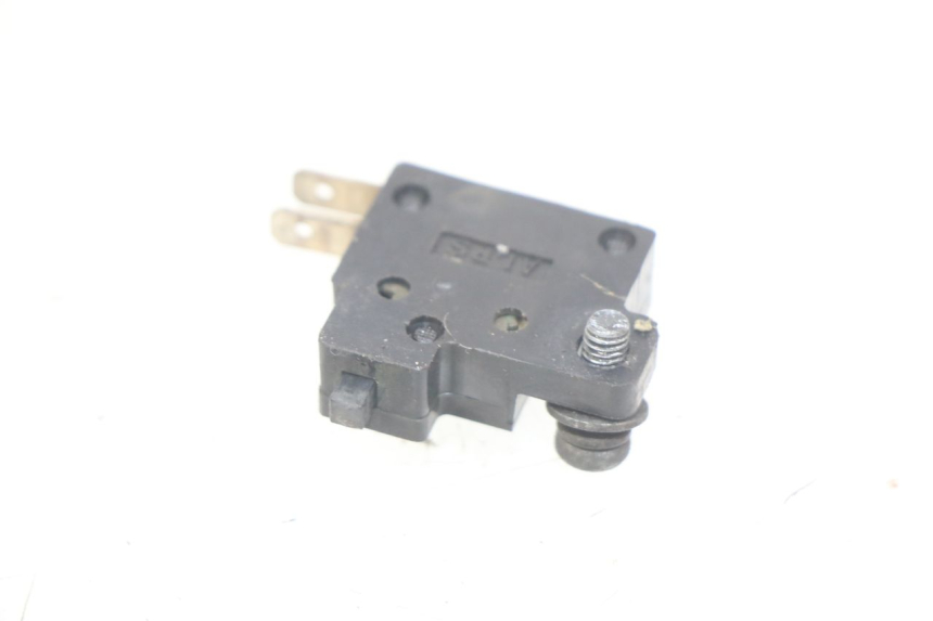 photo de INTERRUPTOR DE LUZ DE FREIO HONDA NHX LEAD 110 (2008 - 2010) - Outro ângulo de visão