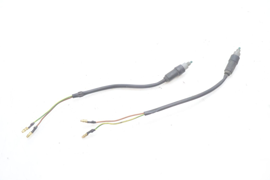 photo de INTERRUPTOR DE LUZ DE FREIO MBK NITRO 50 (2004 - 2008) - Zoom do estado de desgaste