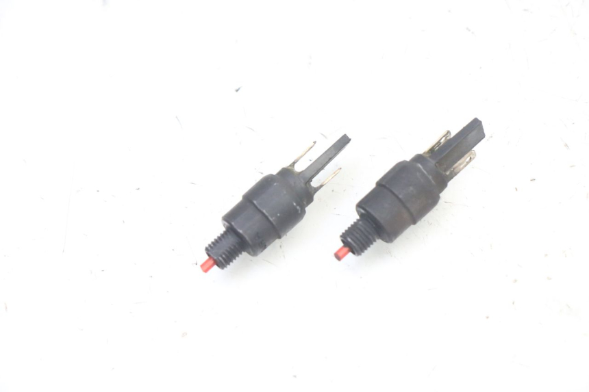 photo de INTERRUPTOR DE LUZ DE FREIO PIAGGIO NRG POWER PUREJET 50 (2018 - 2021) - Vista principal