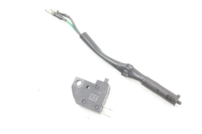 photo de INTERRUPTOR DE LUZ DE FREIO SYM ORBIT 50 (2008 - 2010) - Vista principal