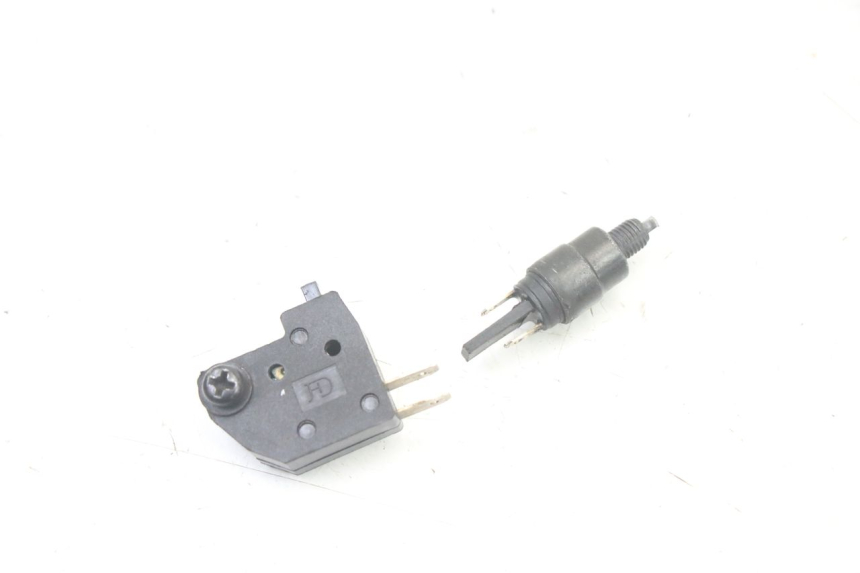 photo de INTERRUPTOR DE LUZ DE FREIO PEUGEOT STREETZONE I 2T 50 (2018 - 2020) - Vista principal