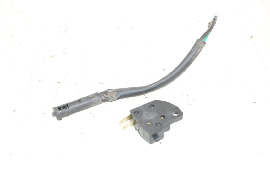 photo de INTERRUPTOR DE LUZ DE FREIO PEUGEOT TWEET 4T 50 (2014 - 2019) - Zoom do estado de desgaste