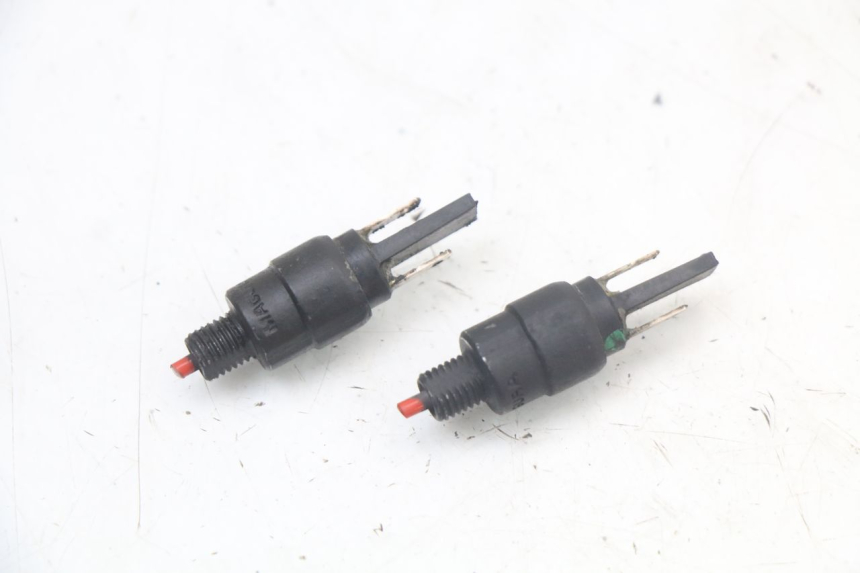 photo de INTERRUPTOR DE LUZ DE FREIO PIAGGIO LIBERTY IGET 4T 50 (2021 - 2025) - Vista principal