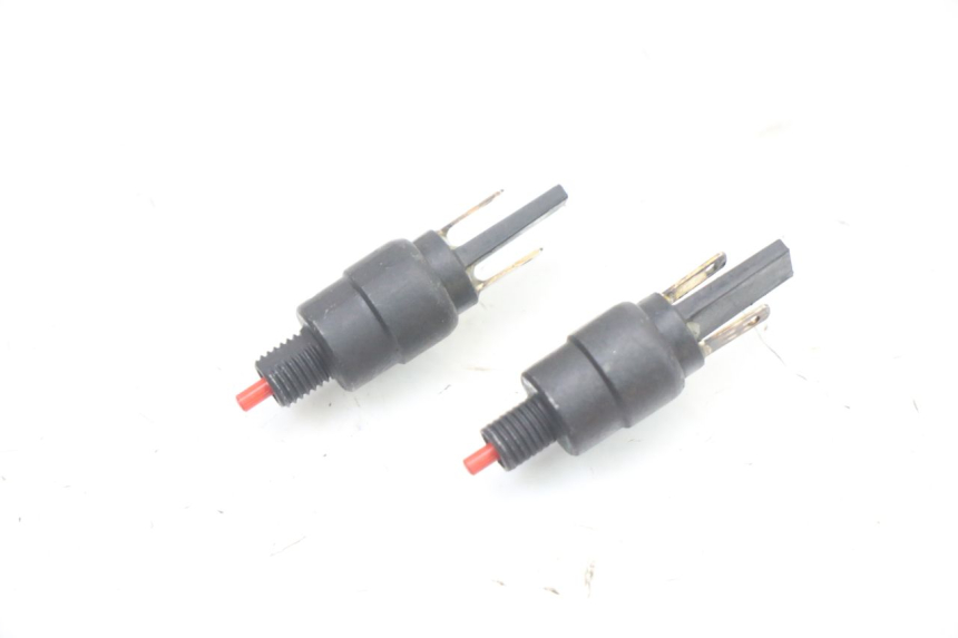 photo de INTERRUPTOR DE LUZ DE FREIO PIAGGIO NRG POWER PUREJET 50 (2018 - 2021) - Vista principal