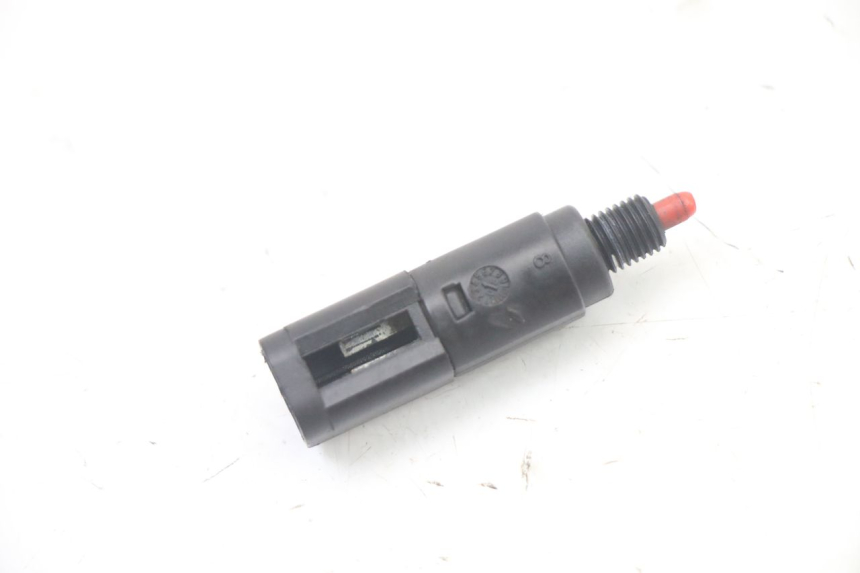 photo de INTERRUPTOR DE LUZ DE FREIO PIAGGIO VESPA S 2T 50 (2007 - 2014) - Detalhe da peça