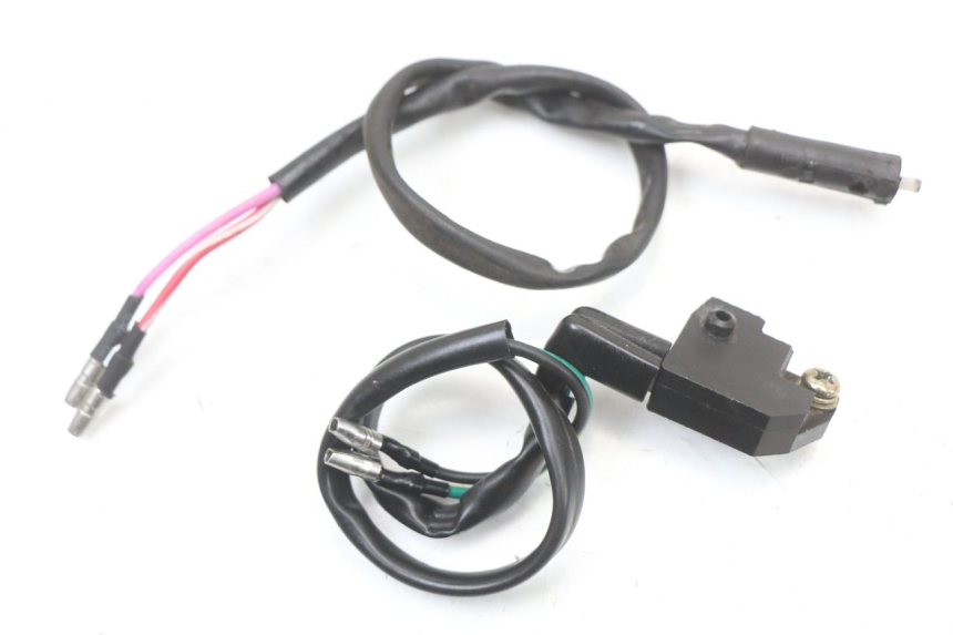 photo de INTERRUPTOR DE LUZ DE FREIO TNT MOTOR ROMA 10' 4T 50 (2019 - 2022) - Detalhe da peça