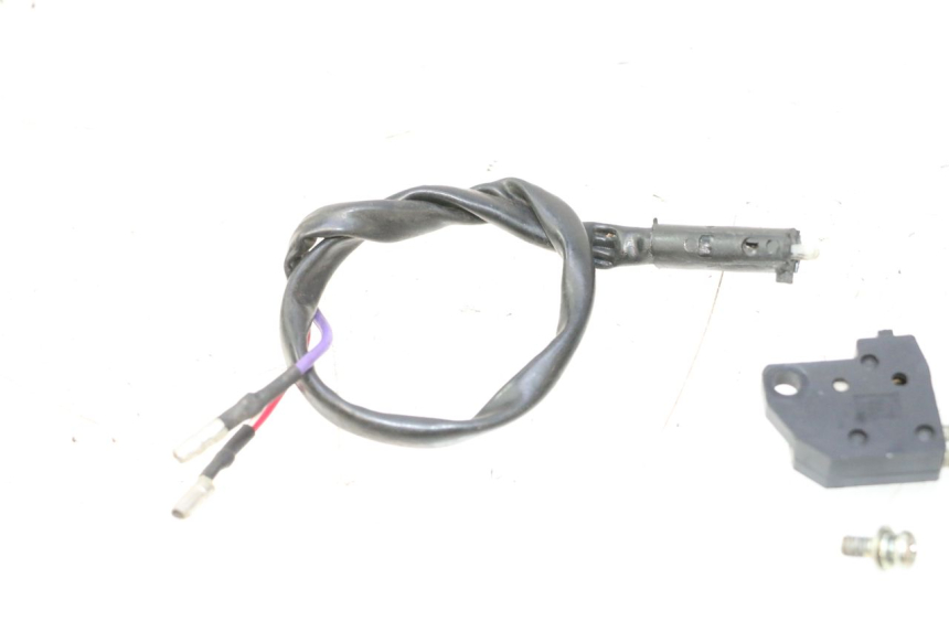 photo de INTERRUPTOR DE LUZ DE FREIO TNT MOTOR ROMA 12' 2T 50 (2007 - 2018) - Zoom do estado de desgaste