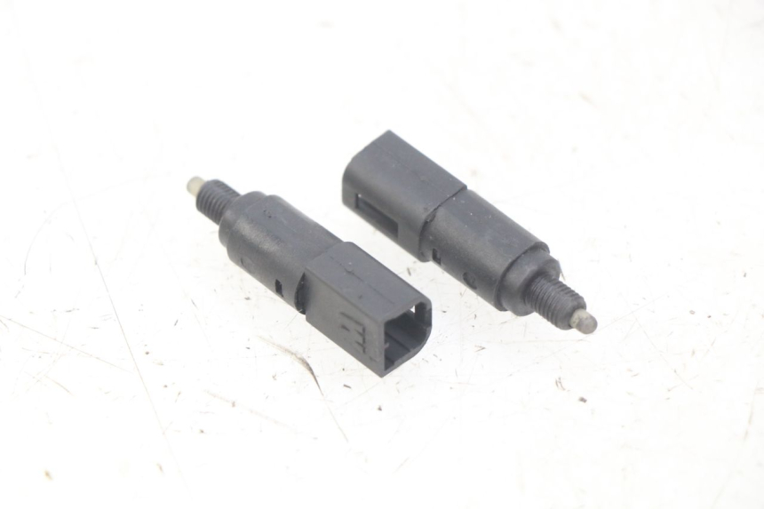 photo de INTERRUPTOR DE LUZ DE FREIO GILERA RUNNER SP 50 (2009 - 2017) - Vista principal