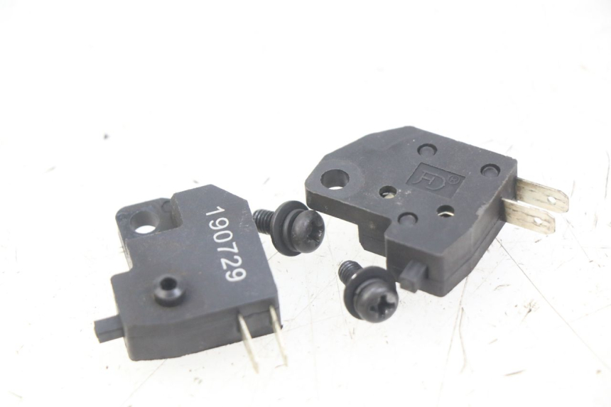 photo de INTERRUPTOR DE LUZ DE FREIO LVNENG S5 1 (2019 - 2023) - Vista principal