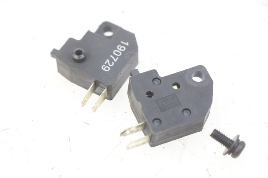photo de INTERRUPTOR DE LUZ DE FREIO LVNENG S5 1 (2019 - 2023) - Outro ângulo de visão