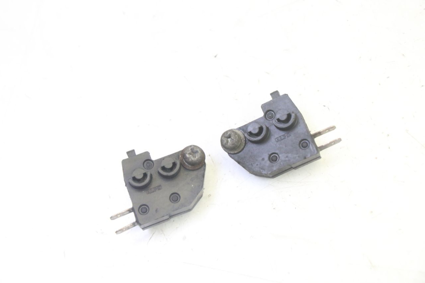 photo de INTERRUPTOR DE LUZ DE FREIO PEUGEOT SATELIS 125 (2013 - 2018) - Vista principal