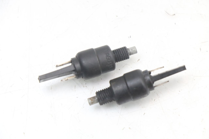 photo de INTERRUPTOR DE LUZ DE FREIO APRILIA SCARABEO GT 125 (1999 - 2007) - Vista principal