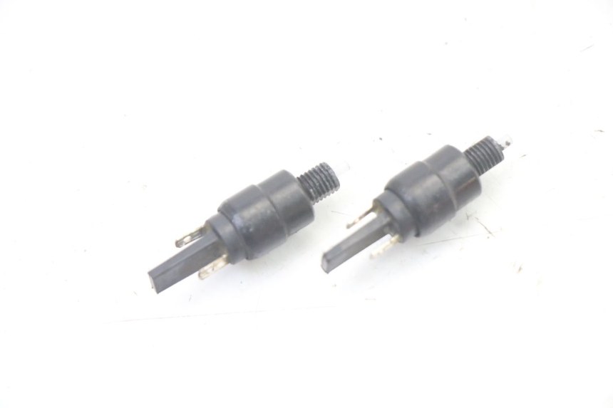 photo de INTERRUPTOR DE LUZ DE FREIO APRILIA SCARABEO GT TOURING 125 (1999 - 2005) - Detalhe da peça