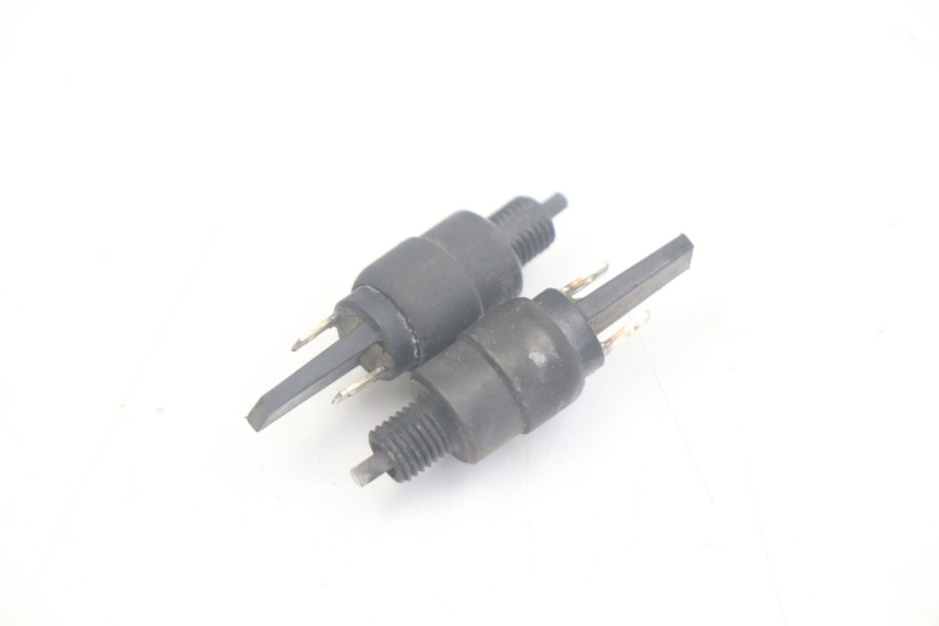 photo de INTERRUPTOR DE LUZ DE FREIO APRILIA SCARABEO 100 (2003 - 2012) - Vista principal