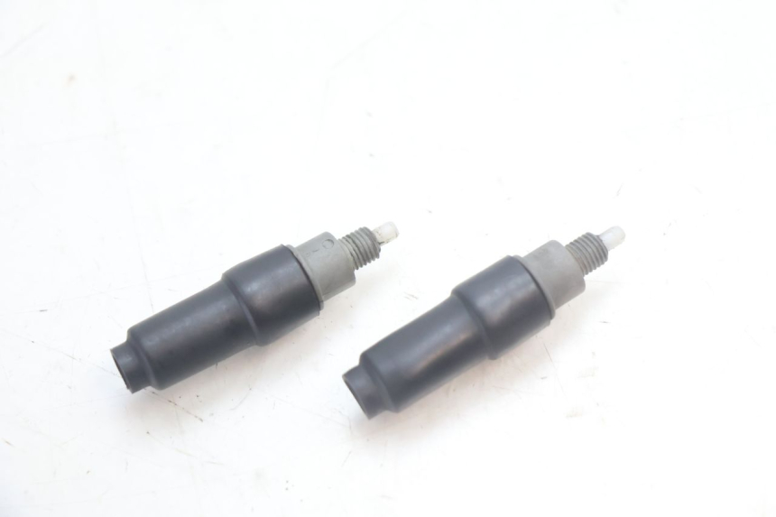 photo de INTERRUPTOR DA LUZ DE FREIO YAMAHA SLIDER 50 (1999 - 2004) - Detalhe da peça