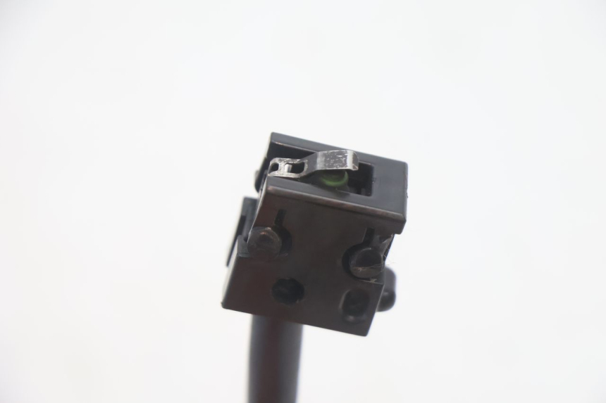 photo de INTERRUPTOR DE LUZ DE FREIO CAN-AM SPYDER RS 1000 (2008 - 2012) - Detalhe da peça
