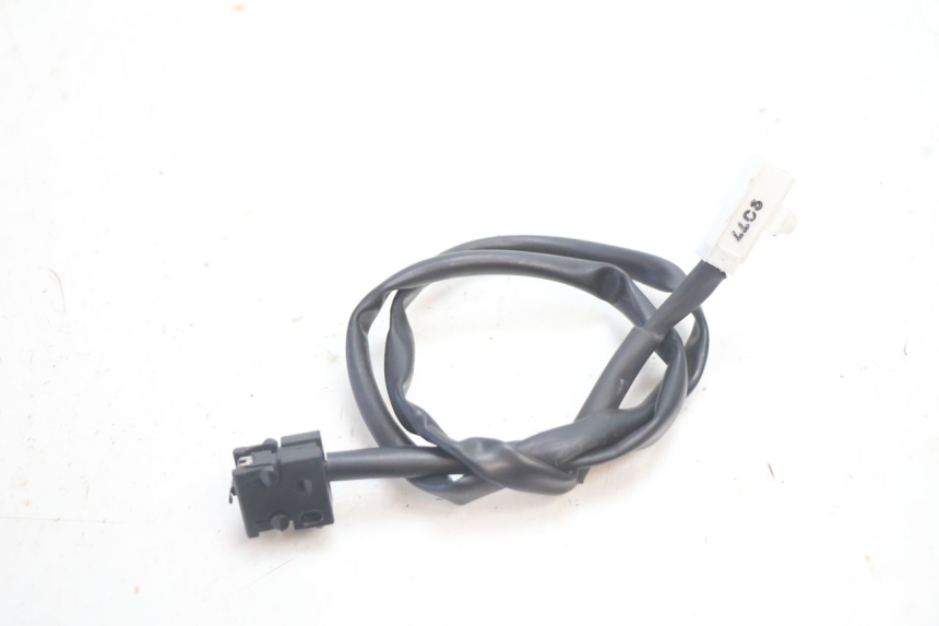 photo de INTERRUPTOR DE LUZ DE FREIO CAN-AM SPYDER RS 1000 (2008 - 2012) - Outro ângulo de visão