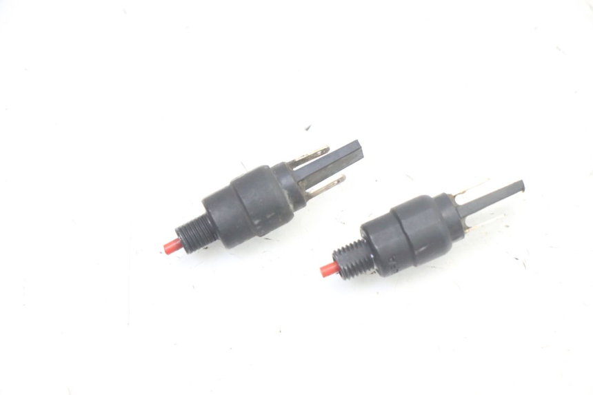 photo de INTERRUPTOR DE LUZ DE FREIO APRILIA SR 2T 50 (2018 - 2022) - Vista principal