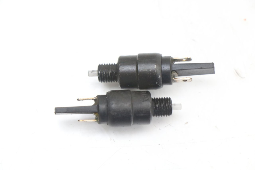 photo de INTERRUPTOR DE LUZ DE FREIO APRILIA SR CARB LC 2T 50 (2004 - 2012) - Vista principal
