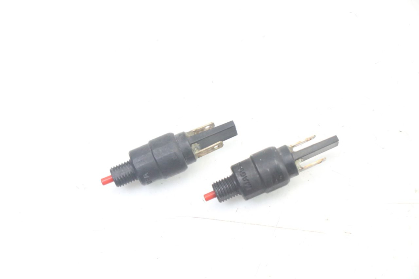 photo de INTERRUPTOR DE LUZ DE FREIO APRILIA SXR 50 (2021 - 2023) - Vista principal