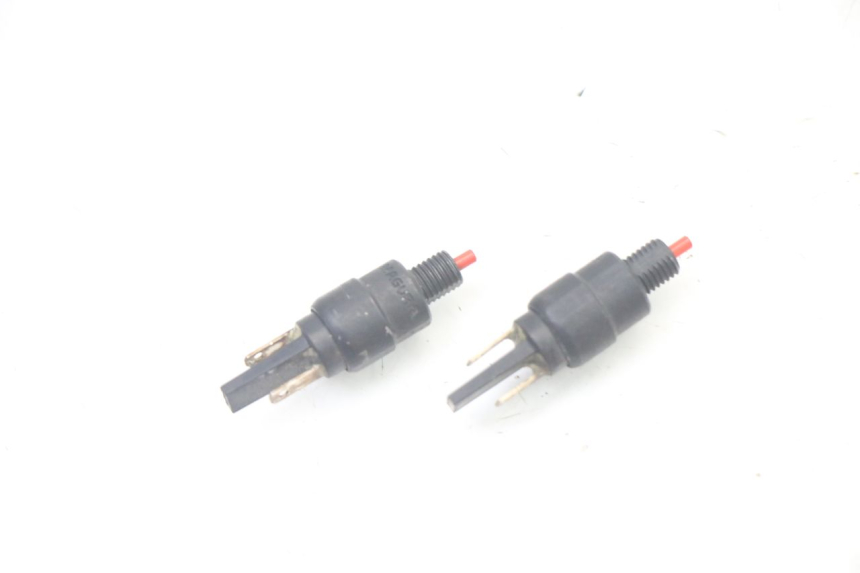 photo de INTERRUPTOR DE LUZ DE FREIO APRILIA SXR 50 (2021 - 2023) - Detalhe da peça