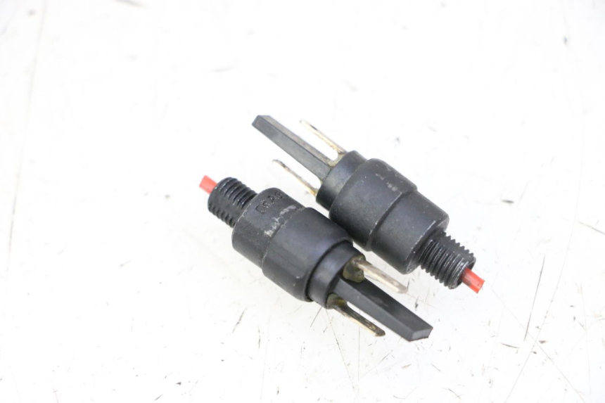 photo de INTERRUPTOR DE LUZ DE FREIO APRILIA SXR 50 (2021 - 2023) - Vista principal