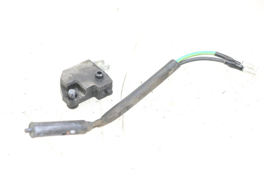 photo de INTERRUPTOR DE LUZ DE FREIO SYM ORBIT 2 4T 50 (2008 - 2017) - Detalhe da peça