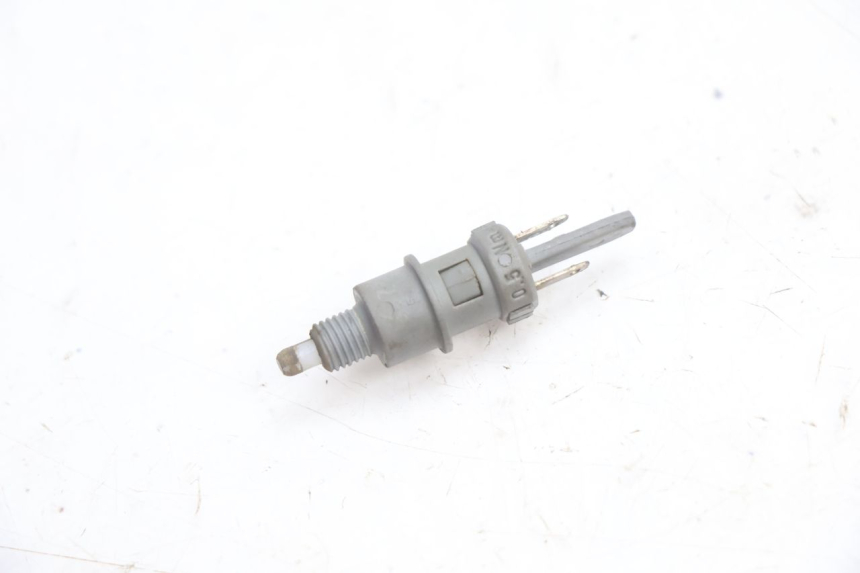 photo de INTERRUPTOR DE LUZ DE FREIO PEUGEOT TKR TREKKER FURIOUS 50 (2005 - 2014) - Vista principal