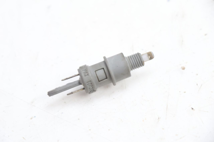 photo de INTERRUPTOR DE LUZ DE FREIO PEUGEOT TKR TREKKER FURIOUS 50 (2005 - 2014) - Detalhe da peça
