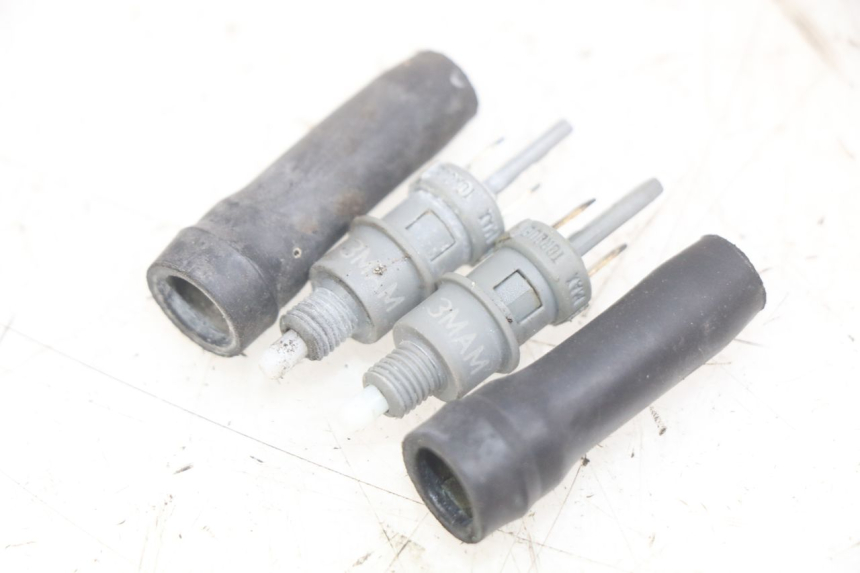 photo de INTERRUPTOR DE LUZ DE FREIO PEUGEOT TREKKER 50 (1998 - 2004) - Vista principal