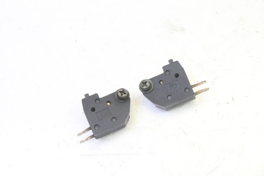 photo de INTERRUPTOR DE LUZ DE FREIO PEUGEOT TWEET PRO CARGO 50 (2018 - 2022) - Vista principal