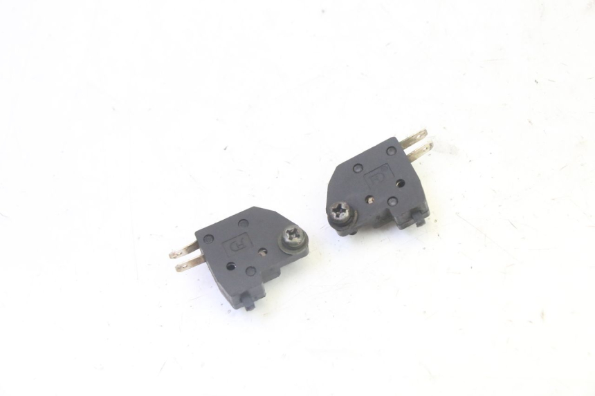 photo de INTERRUPTOR DE LUZ DE FREIO PEUGEOT TWEET PRO CARGO 50 (2018 - 2022) - Detalhe da peça