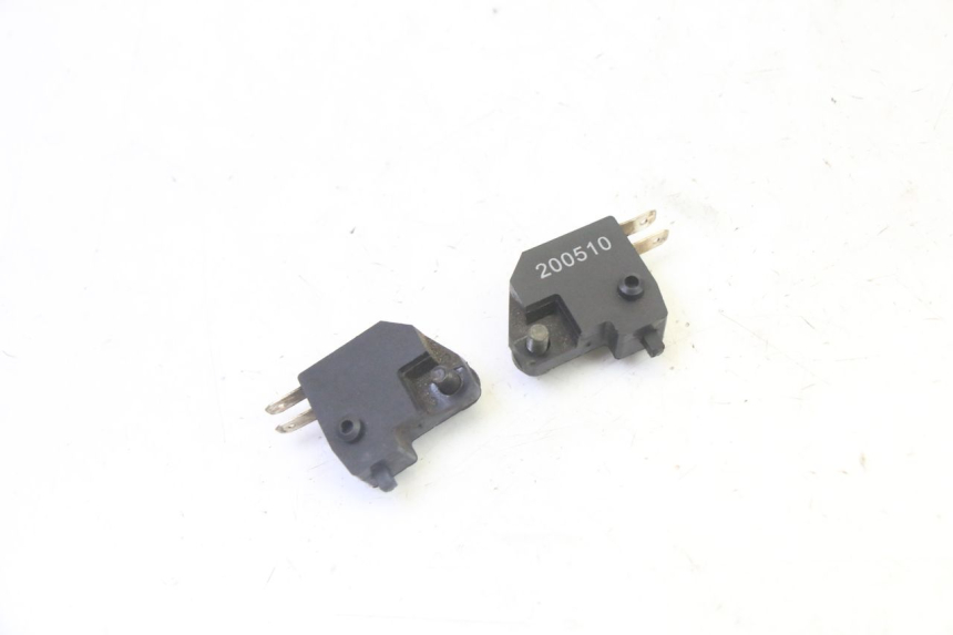 photo de INTERRUPTOR DE LUZ DE FREIO PEUGEOT TWEET PRO CARGO 50 (2018 - 2022) - Outro ângulo de visão