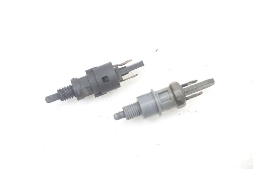 photo de INTERRUPTOR DE LUZ DE FREIO PEUGEOT VIVACITY NEW 2T 50 (2008 - 2017) - Vista principal