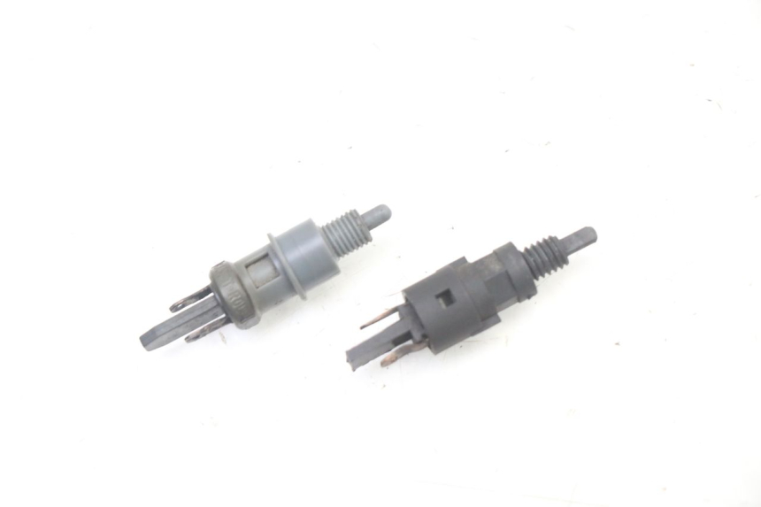 photo de INTERRUPTOR DE LUZ DE FREIO PEUGEOT VIVACITY NEW 2T 50 (2008 - 2017) - Detalhe da peça