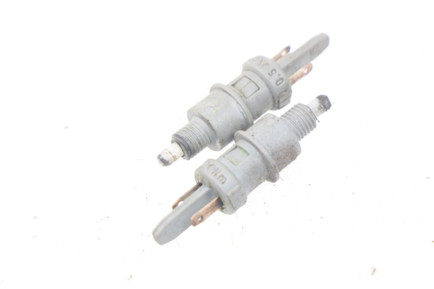 photo de INTERRUPTOR DE LUZ DE FREIO PEUGEOT VIVACITY 50 (1998 - 2003) - Detalhe da peça
