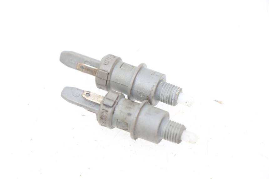 photo de INTERRUPTOR DE LUZ DE FREIO PEUGEOT VIVACITY 50 (1998 - 2003) - Vista principal