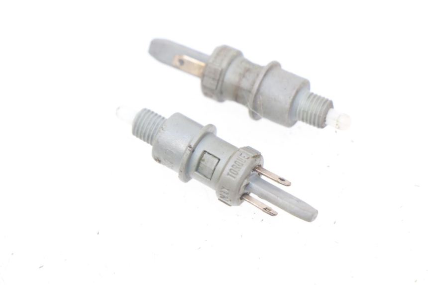 photo de INTERRUPTOR DE LUZ DE FREIO PEUGEOT VIVACITY 50 (1998 - 2003) - Detalhe da peça