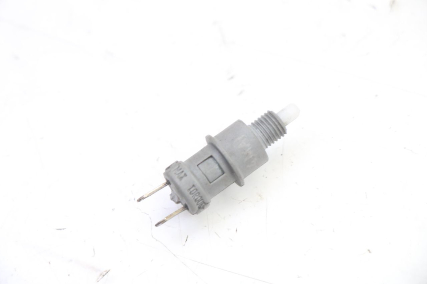 photo de INTERRUPTOR DE LUZ DE FREIO PEUGEOT VIVACITY 50 (2004 - 2009) - Detalhe da peça