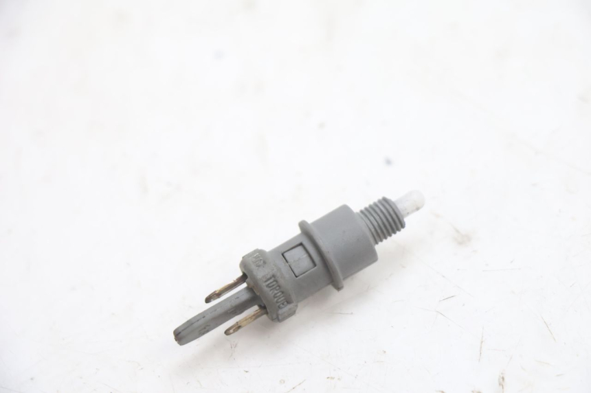 photo de INTERRUPTOR DE LUZ DE FREIO PEUGEOT VIVACITY 50 (2004 - 2009) - Detalhe da peça