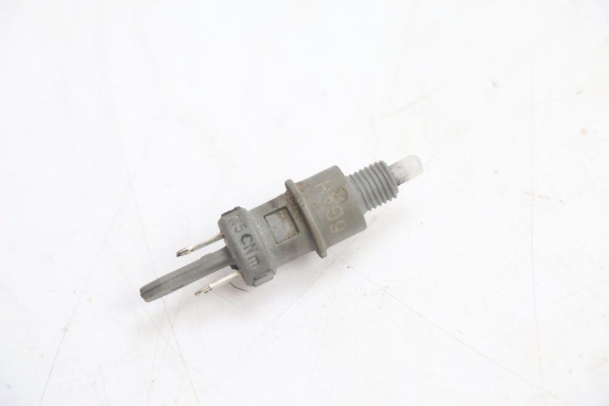 photo de INTERRUPTOR DE LUZ DE FREIO PEUGEOT VIVACITY 50 (2004 - 2009) - Detalhe da peça