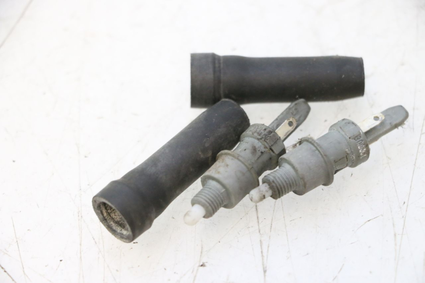 photo de INTERRUPTOR DE LUZ DE FREIO PEUGEOT VIVACITY 50 (2004 - 2009) - Detalhe da peça