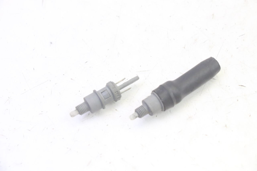 photo de INTERRUPTOR DE LUZ DE FREIO PEUGEOT VIVACITY 100 (1999 - 2008) - Vista principal