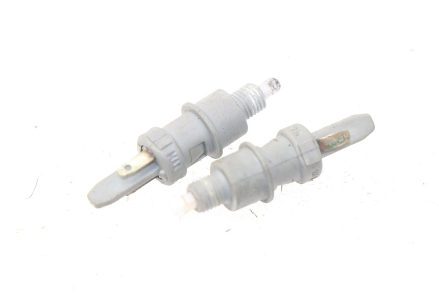 photo de INTERRUPTOR DE LUZ DE FREIO PIAGGIO X9 125 (2000 - 2003) - Vista principal