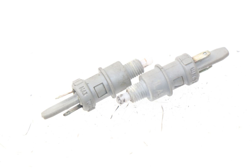 photo de INTERRUPTOR DE LUZ DE FREIO PIAGGIO X9 125 (2000 - 2003) - Detalhe da peça
