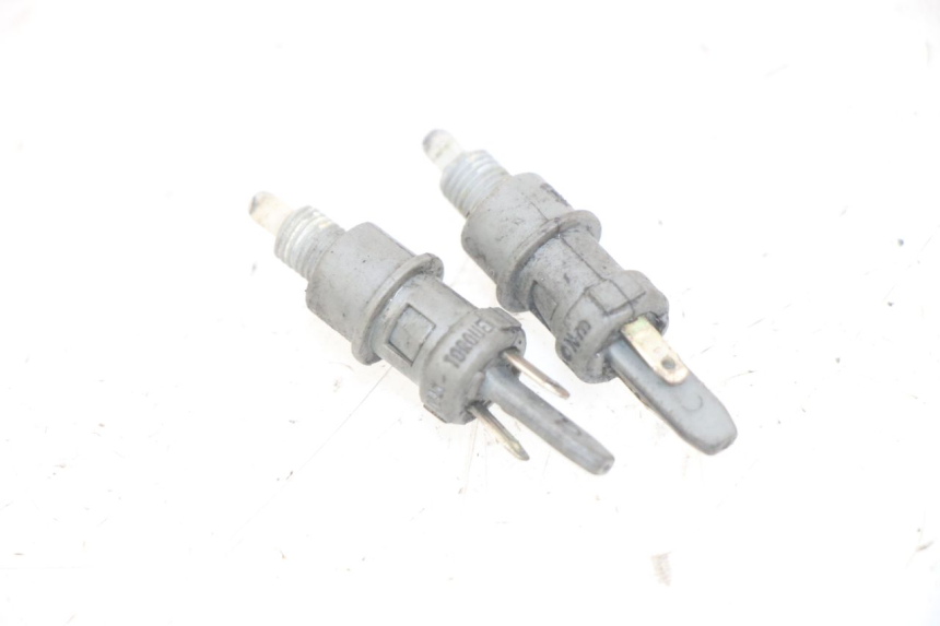 photo de INTERRUPTOR DE LUZ DE FREIO PIAGGIO X9 125 (2000 - 2003) - Detalhe da peça