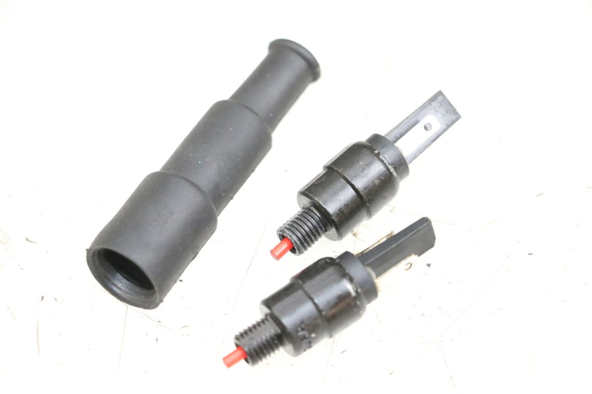 photo de INTERRUPTOR DE LUZ DE FREIO PIAGGIO XEVO - X EVO 125 (2007 - 2017) - Vista principal